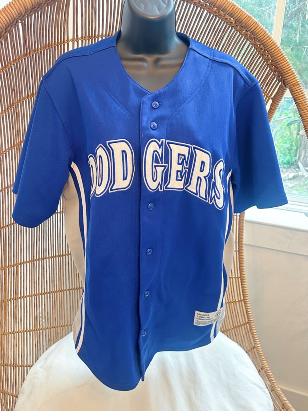Genuine Merchandise L.A. Dodgers Jersey Button Up Embroidered True Fan Sz Medium